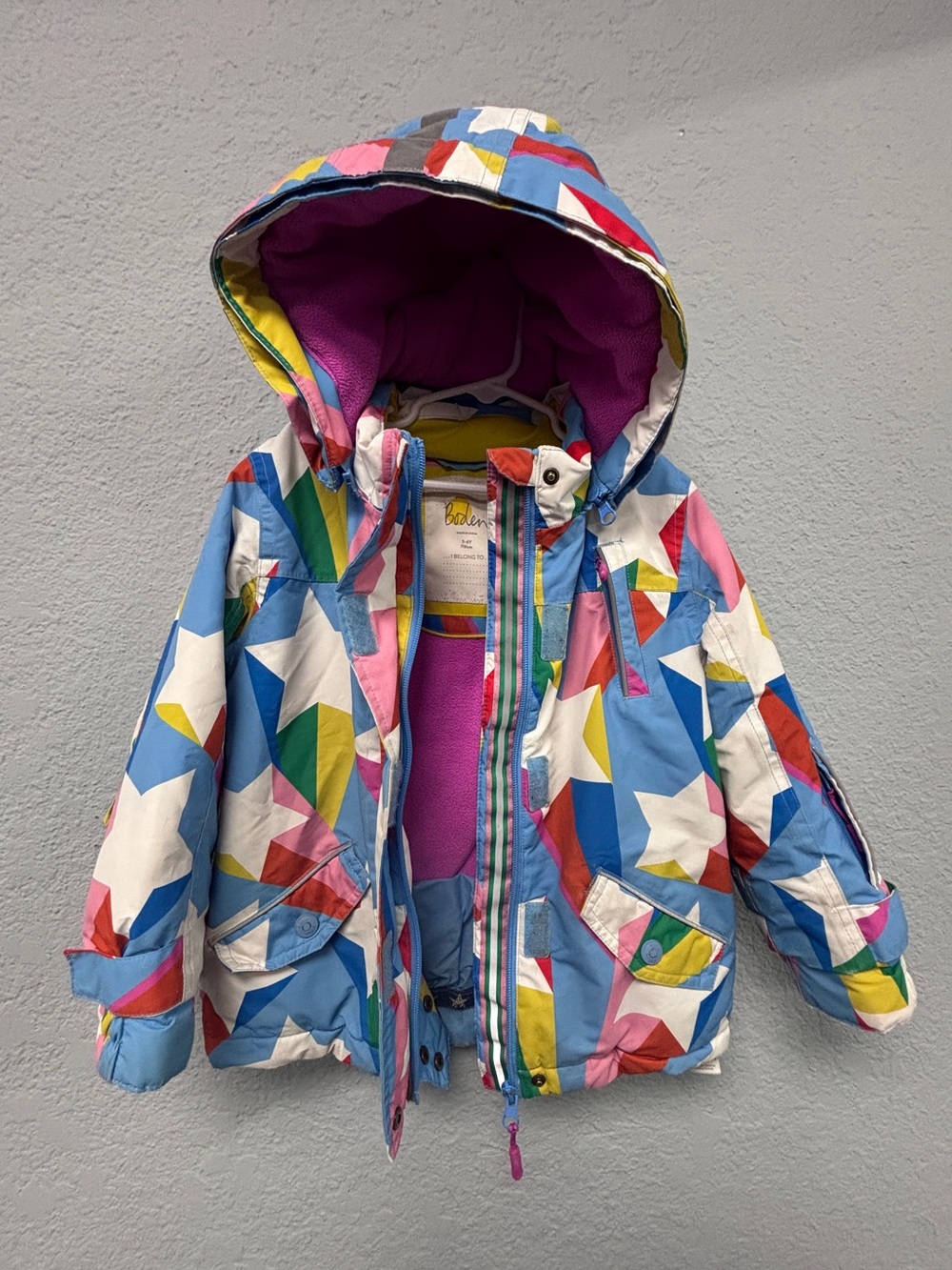 Boden Kids All-Weather Waterproof Ski Jacket in Multicolor, Geometric Star Pttrn